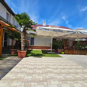 Apartament Hedi Vendeghaz, Eger