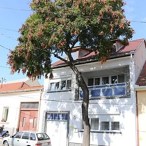 Vendégház Hív-lak, Eger